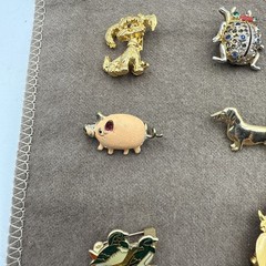 Vintage Pins Animal Theme Dog, Seal, Elephant, Crab Some Marked – Lot of 15
