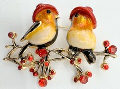 T14-1535 BROOCH GOLD TONE PIN 1.9″ ANIMAL ENAMEL RHINESTONE BIRDS CHIRPING