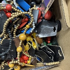 JEWELRY Lot Pieces Fashion About 14 Pounds Worth Wholesale Resale
