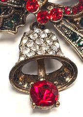 Modern Festive Rhinestone Christmas Holly Dangle Bell With Ribbon Pin / Brooch