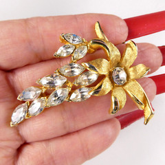 Super PRETTY Clear Marquise Glass Stone FLOWER Pin Brooch Gold Tone Textured