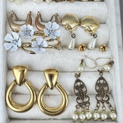 Vintage Earrings Lot 30 Pairs Gold Tone Post Rhinestone Flower Romantic Cute