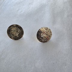 MK Monogram Screw Back Earrings Gold Filled 1″ Coin Round Old Money Signed Vtg