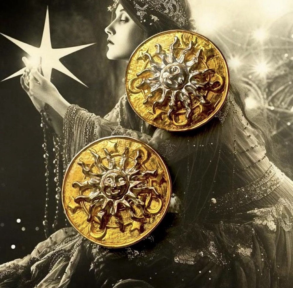 ULTRA RARE VINTAGE SOLAR RELIC CLIP-ON EARRINGS 1970s–1980s One of a kind unique