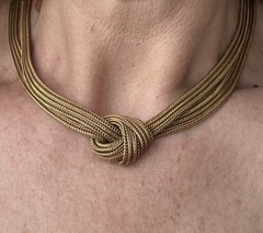 Vintage Grosse 1968 Germany Gold Tone Mesh Knot Necklace 16″