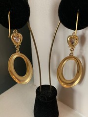 Vintage Gold tone Dangling Oval Hoop Earrings with purple heart gems french wire