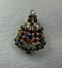 1 3/4 Inch Austrian Crystal Christmas Tree Pin Brooch Vintage Austria