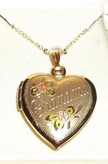 Vtg Gold Filled Grandma & Flowers Heart Locket Pendant Necklace & 18″ Chain