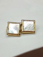 Vintage Thick Gold Plated Clip-Ons Earrings Mother Of Pearl Inlay Square 3/4″