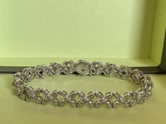 Ross Simons sterling silver flower .50 ct. t.w. diamond bracelet Size 7 1/4”