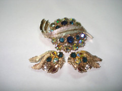 Vintage Gold Tone AB Rhinestone Brooch Pin & Clip-on Earrings Set ART