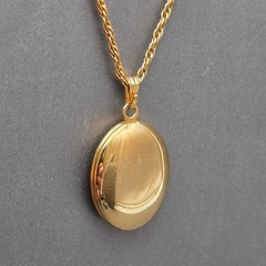 Vintage Hallmark Cards Locket Pendant Necklace 18″ Gold Tone Rope Chain
