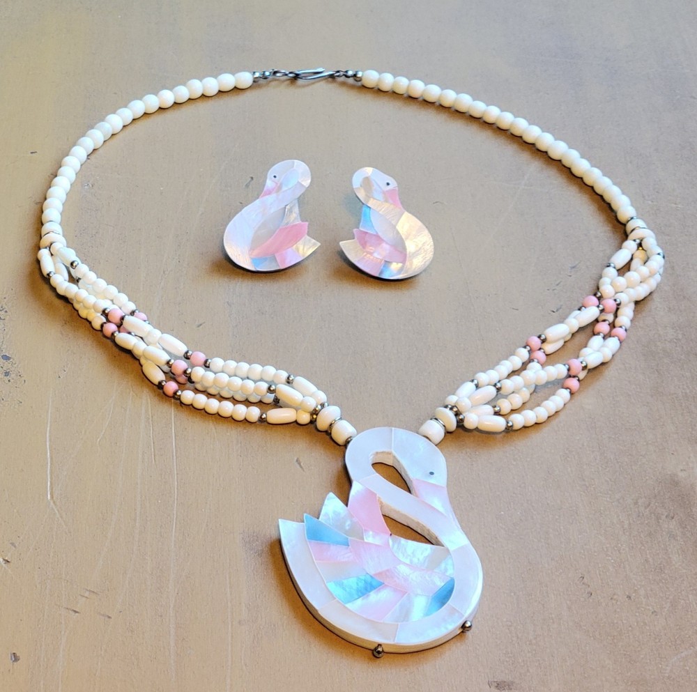Inlaid Mother Of Pearl Swan Pendant 23in Beaded Necklace With Matching Earrings