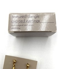 Vintage Avon Gold Tone Textured Long Pointed Dangle Drop Pierced Earrings Modern