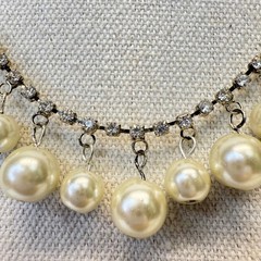 Rhinestone and Imitation Pearl Necklace Graduated Dangle Classic Old Money