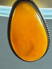 NATURAL OLD ANTIQUE YELLOW BUTTERSCOTCH BALTIC AMBER PENDANT 8,0 gr
