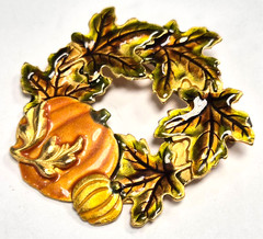 Vintage 90’s Kenneth Cole Festive Autumn Fall Leaf & Pumpkin Wreath Pin / Brooch
