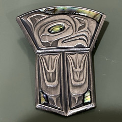 Nuri Art Deco Style Brooch, Women’s Fashion Jewelry