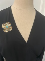 vintage clover leaf Brooch pendant gold Plated Metal Blue Crystals and Pearls
