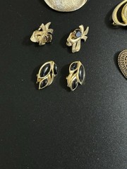 Vintage Jewelry Lot of 9 Vintage Assorted Brooch Pins And Clip On Earrings