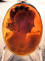 LARGE ESTATE VINTAGE SHELL CAMEO BROOCH – PENDANT IN SILVER TONE SETTING 1 3/4″