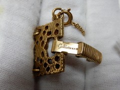 VTG Goldette NY Filigree Link Bracelet w/Cameo/Stone Accents 7″ X 3/4″ EUC