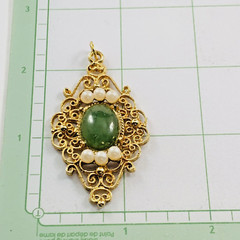 Beautiful Vintage Faux Jade & Simulated Pearl Gold Tone Filigree Estate Pendant