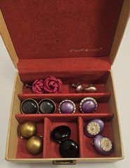 Vintage Craftsman Jewelry Box With 7 Pairs Clip/Screw Earring 1950’s-1960’s Sets