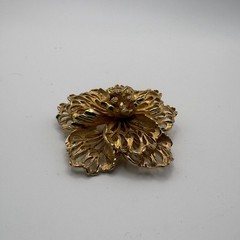 Francois Vintage Gold Tone Filigree Flower Brooch Dimensional Floral Pin 2.25″