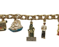 VTG Nassau Bahamas Christopher Columbus Goldtone Charm Bracelet