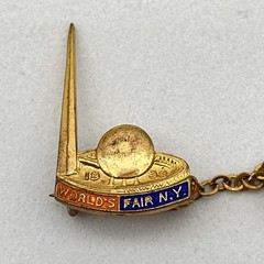1939 New York World’s Fair Souvenir Pin Trylon Perisphere Gold Tone Blue Enamel