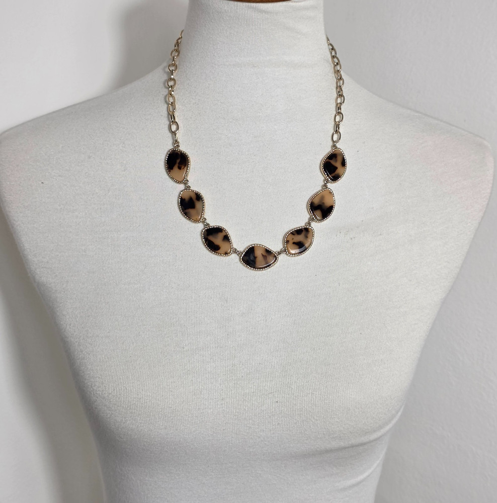 Sugarfix by BaubleBar Tortoise Shell Pattern Necklace Gold Tone With Resin Stone