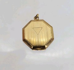Vintage Art Deco Octagon Locket Gold Tone .75″ Triangle Etched