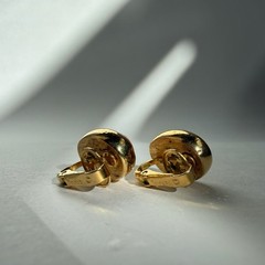 Vintage CROWN TRIFARI 1960s Gold Toned Orange and Ivory Cameo Clip On Earrings