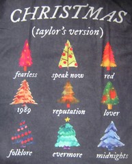 TAYLOR SWIFT ADORABLE XMAS TREE FARM T-SHIRT + CHRISTMAS TREE PIN x KC CHIEFS