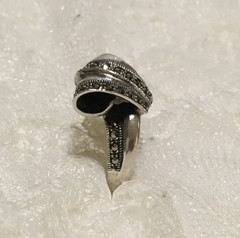 Vintage Sterling Silver Ring Womens Sz 8.25 Ribbon Bow design Marcasite Accents