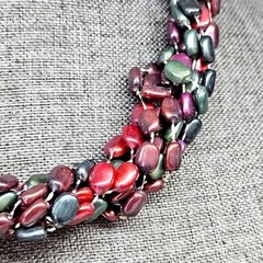 VINTAGE Plastic Beaded Burgundy & Green Twisted Box Clasp Necklace Hong Kong