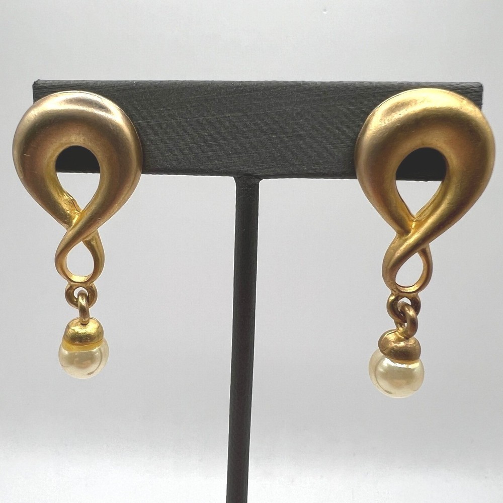 Vintage Casual Corner Dangle Earrings Faux Pearl Elegant Gold Tone