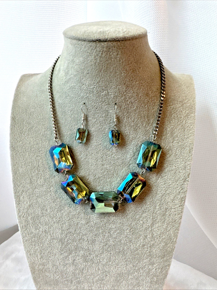 wow Oil Slick Iridescent faceted glass Blue Teal Y2K Necklace & Earrings Set VTG