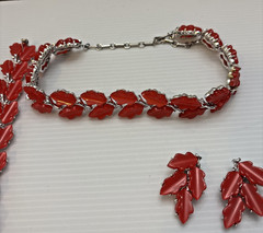 Lisner Cherry Red Necklace Bracelet Earrings Parure Set Leaf Shaped Thermoset