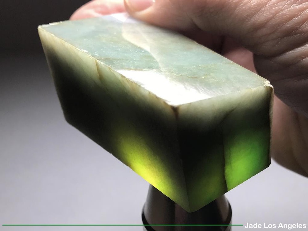 1980s Lake Water Green/Lavender/Yellow Jadeite Jade Cut Pebble Stone 1136ct