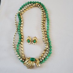 Vtg Gold Jade Glass Faux Pearl Green Mogul 3 Strand Necklace Earrings Set