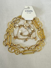 LOT OF 2 NECKLACES GOLD TONE CHAPS VINTAGE CHAIN/BELT MOTHER OF PEARL 32-36 IN