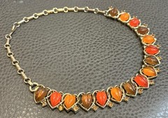 Vintage Lisner 1960s Molded Lucite Leaf Heart Rhinestone Gold Tone Choker 15.5”