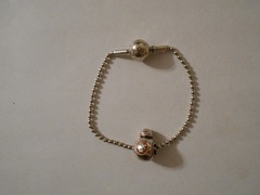 Pandora Essence .925 Sterling Silver Bead 6.5″ Charm Bracelet w/Star Wars BB-8