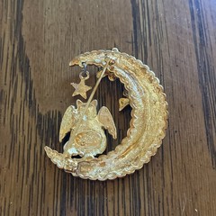 Kirks Folly Crescent Moon Cat Angels Insects, ￼Hourglass Brooch Gold Tone E2