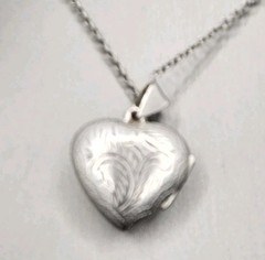 Vintage Locket Pendant Necklace Puffy Heart Silver Tone Etched Chain 15″