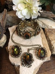 Vintage 50s Gold tone Watermelon Glass Stone Bracelet Clip Earrings Necklace Set