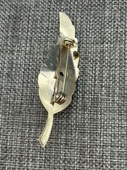 Leaf Feather Brooch 2.25 In Shell Pearl Accent Gold Elegant Vintage Retro Glam