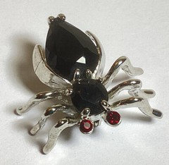 SPIDER BROOCH AWESOME BLACK JET RHINESTONE W/RED RHINESTONE EYES SILVERTONE